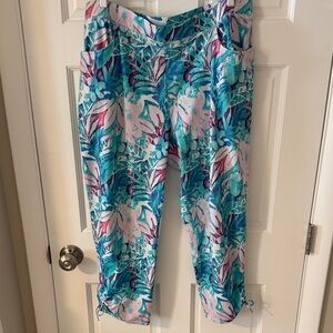 Chico's Weekender Tropical Floral Patterned pull-on Crop Pants  Size 2 Large